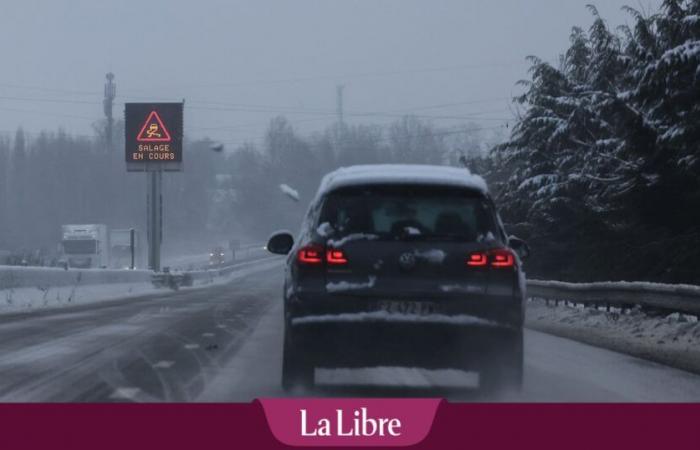 Lampeggiato a 172 km/h sotto la neve: “La signora pensava di essere seguita”