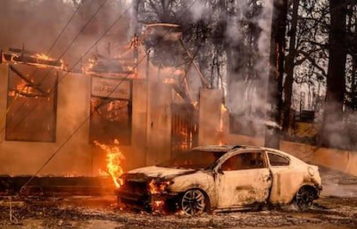 NELLE IMMAGINI | Incendi di Los Angeles ancora selvaggi, almeno 10 morti