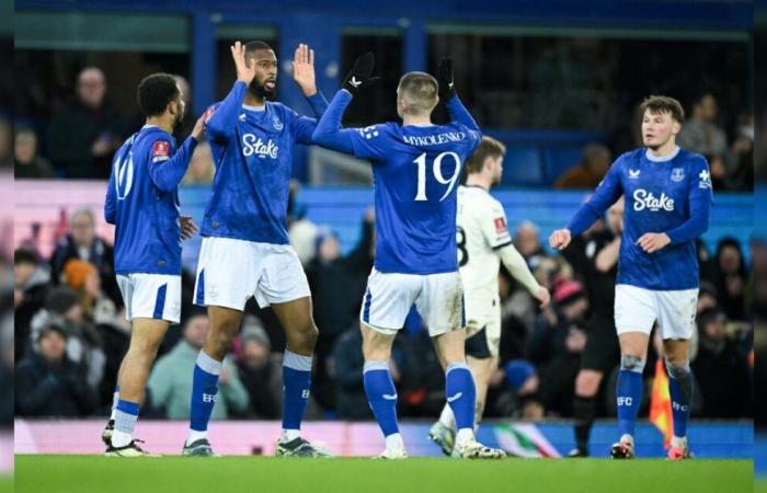 L’Everton avanza in FA Cup dopo l’espulsione di Sean Dyche