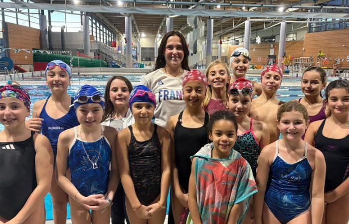 Colomiers. Due nuotatori della squadra francese ai bordi delle piscine