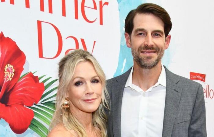 In lacrime, Jennie Garth (Beverly Hills) racconta come lei e suo marito sono scampati agli incendi di Los Angeles grazie al suo ex, Peter Facinelli