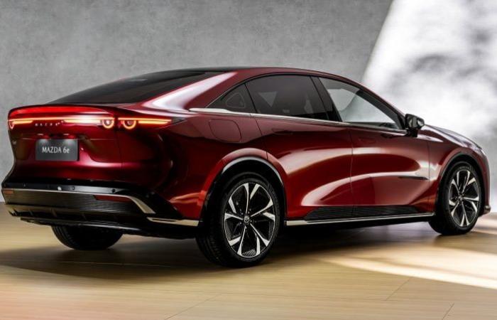 la nostra opinione a bordo della Mazda 6 elettrica