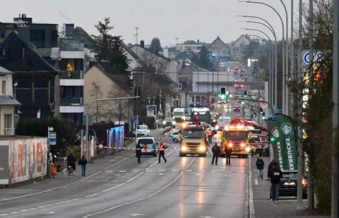 Feriti due agenti di polizia, ricercato latitante nella città di Lussemburgo