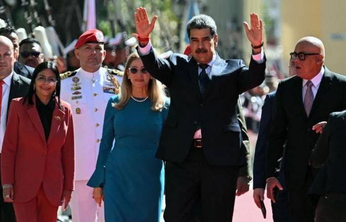 Nicolas Maduro ha investito per un terzo mandato come presidente, un’elezione denunciata dall’opposizione, dagli Stati Uniti e dall’UE