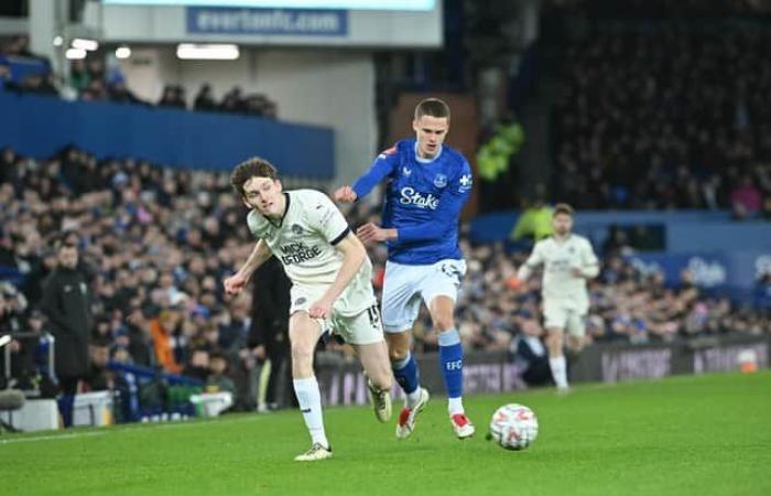 Il boss del Peterborough United si rammarica della mancanza di spietatezza della sua squadra, ma era orgoglioso di aver spinto fino in fondo gli avversari della Premier League nella partita di FA Cup