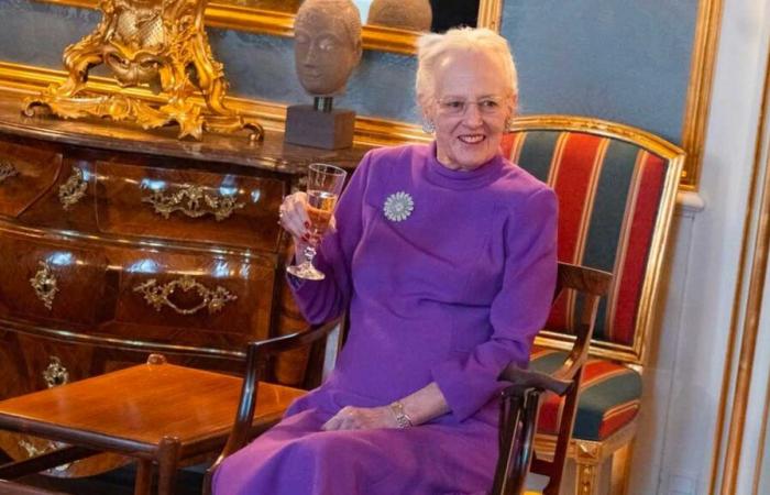 La regina Margrethe estende lo spirito natalizio con i suoi patrocini al Palazzo Christian IX