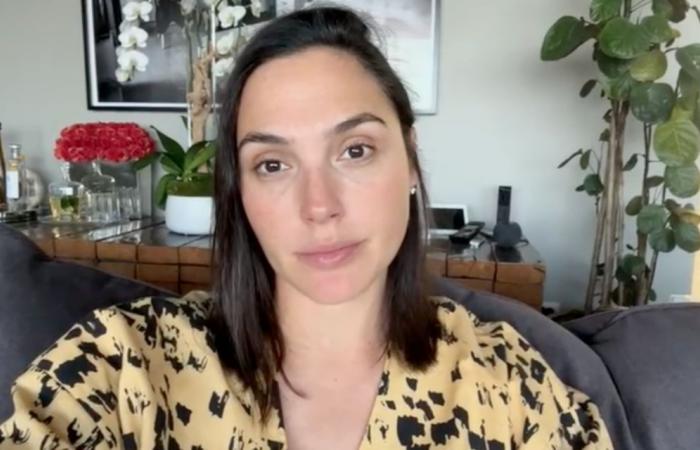 Gal Gadot nega che le sia stato vietato di indossare la spilla da ostaggio ai Golden Globes