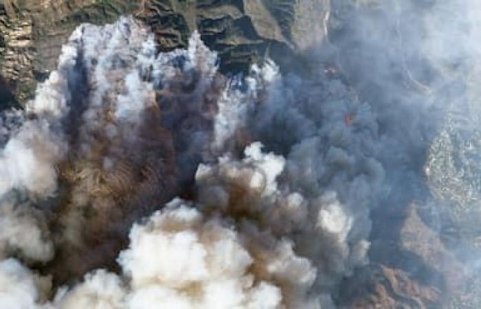 NELLE IMMAGINI | Incendi ancora fuori controllo divorano Los Angeles: sale a 6 il bilancio delle vittime