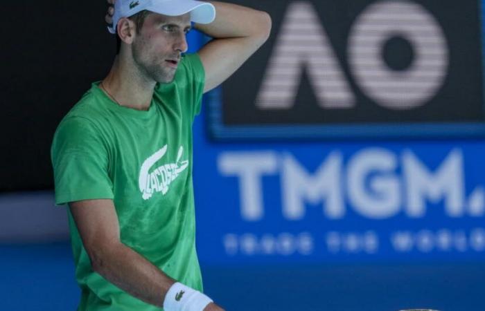 Tennis. Djokovic afferma di essere stato “avvelenato” prima dell’espulsione dall’Australia nel 2022