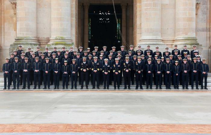 La principessa Leonor e i suoi 75 compagni pregano a Cadice prima di salpare