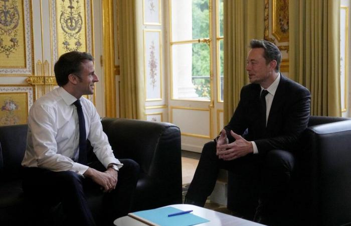 Emmanuel Macron vuole continuare a dialogare con Elon Musk, accusandolo di sostenere una “nuova internazionale reazionaria”