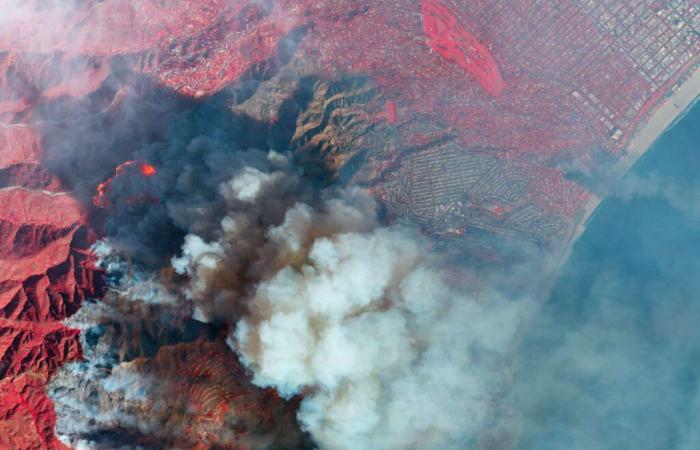 Le immagini satellitari degli incendi di Los Angeles rivelano la città in tempo preso in prestito