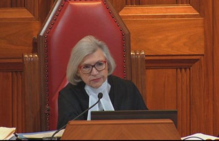 12 gennaio 2000: Beverley McLachlin presta giuramento come Presidente della Corte Suprema del Canada