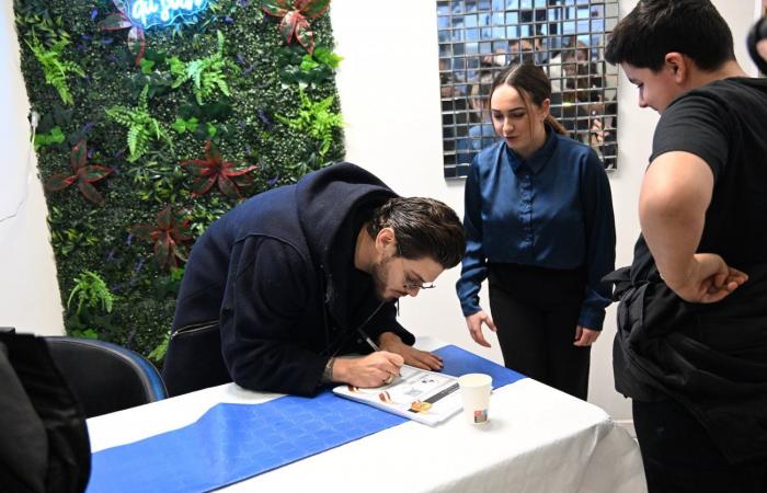 LE CREUSOT: Radiosa, l’attrice Rayane Bensetti ha fatto brillare gli occhi dei suoi fan, alla Maison du Soin