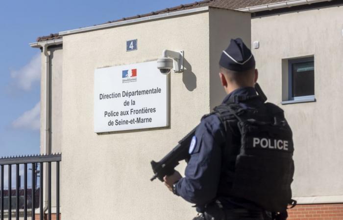 rientro immediato in Francia per l’influencer algerino espulso, Algeri si rifiuta di accoglierlo