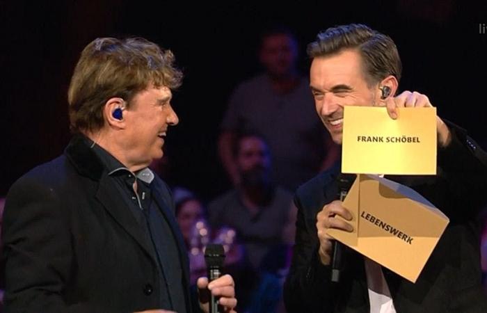 La star della DDR Frank Schöbel premiata per il lavoro di una vita!