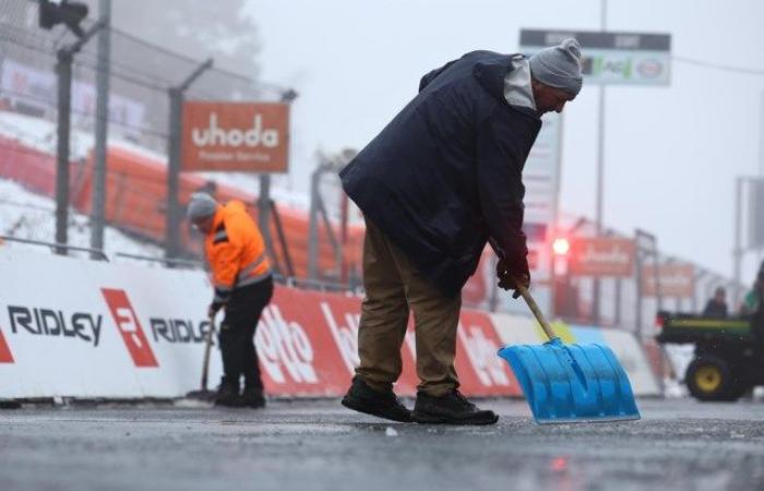 Allora niente panico: l’inizio dei campionati femminili di ciclocross è stato ritardato di un’ora a causa di macchie di ghiaccio sul circuito