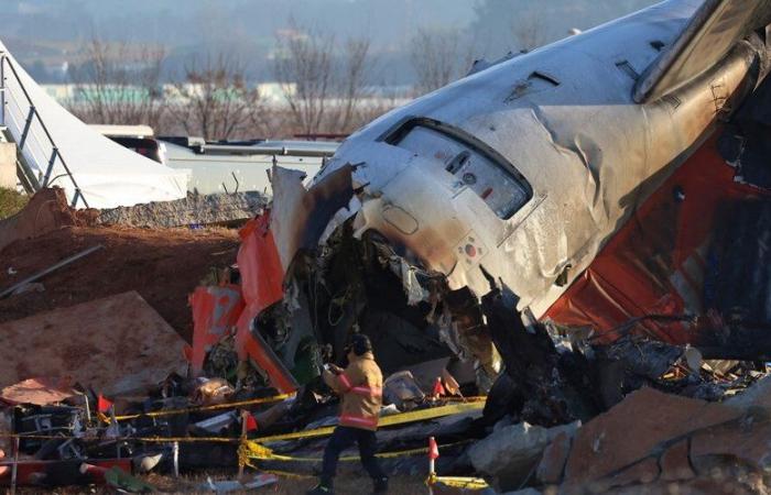 Schianto del Boeing 737 in Corea del Sud: le scatole nere non hanno registrato gli ultimi minuti prima dell’incidente, il mistero resta irrisolto