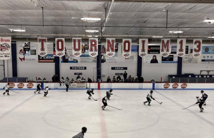 Saint-Bruno: una partita amichevole di hockey all’arena