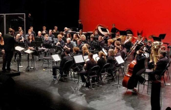 50 musicisti dell’orchestra d’armonia del teatro, ingresso a pagamento