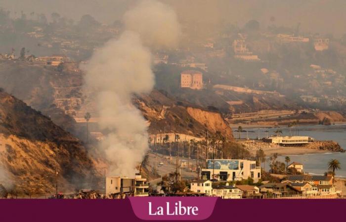 “È un miracolo”: l’immagine suggestiva di una casa che ha resistito agli incendi di Malibu, mentre i vicini rasi al suolo