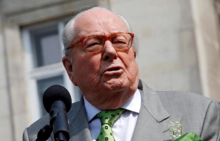 Jean-Marie Le Pen sepolto privatamente nella sua città natale in Francia