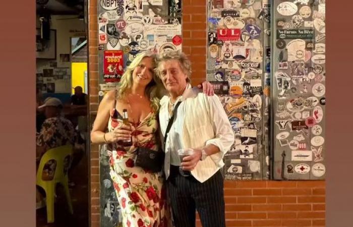 Penny Lancaster è una bomba bionda nella foto rinvenuta con Sir Rod Stewart