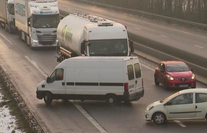 Il ghiaccio provoca tamponamenti sull’autostrada Lille-Dunkerque