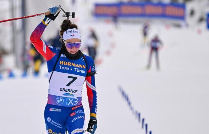 Il biatleta francese Lou Jeanmonnot vince l’inseguimento di Oberhof