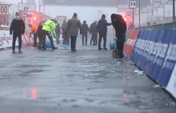 Allora niente panico: l’inizio dei campionati femminili di ciclocross è stato ritardato di un’ora a causa di macchie di ghiaccio sul circuito