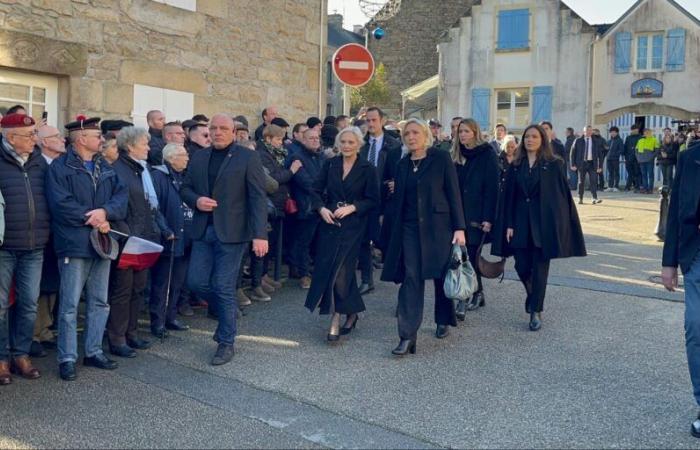 Jean-Marie Le Pen è stato sepolto privatamente questo sabato nella sua città natale di Trinité-sur-Mer