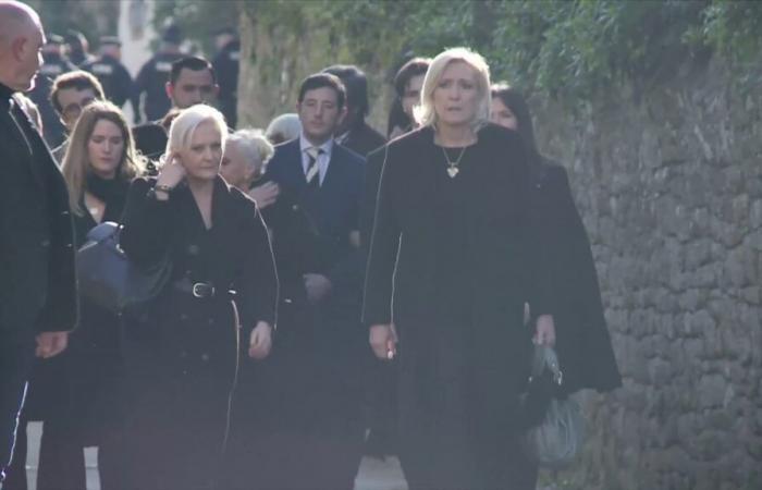 la sua famiglia si riunisce a La Trinité-sur-Mer per il suo funerale