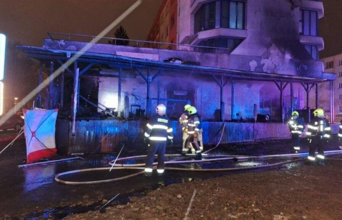 sei persone muoiono nell’incendio di un ristorante