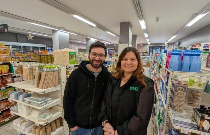 più che un business, il loro mini market è il cuore pulsante del centro città