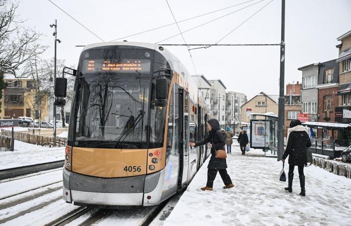 A Neder-Over-Heembeek il tram si divide: “Porta la tossicodipendenza dalla Gare du Midi”