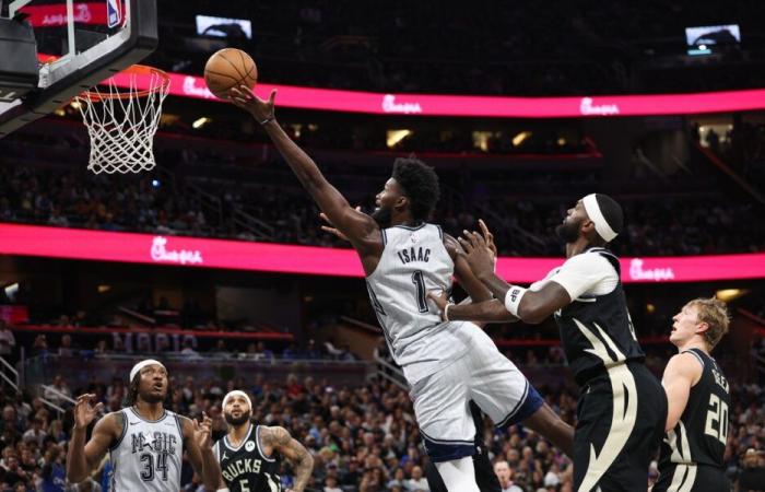 Jonathan Isaac realizza un doppio-doppio nella vittoria di Magic sugli 76ers (1/12/25)