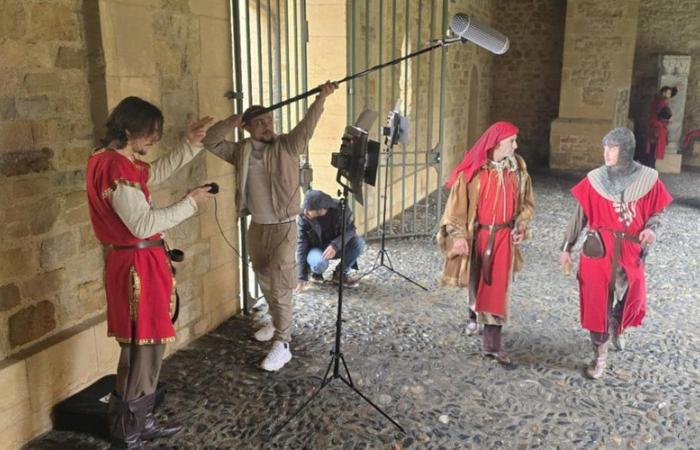 Saint-Gaudens. Nel chiostro riprese de “La Contessa dai cinque mariti”.