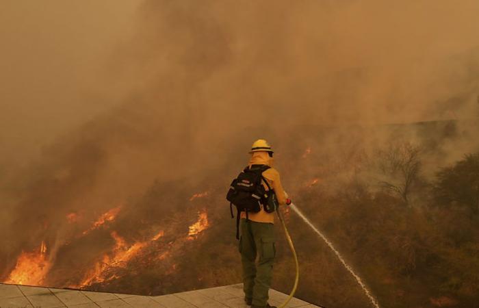 Incendi di Los Angeles: sale a 16 il bilancio delle vittime