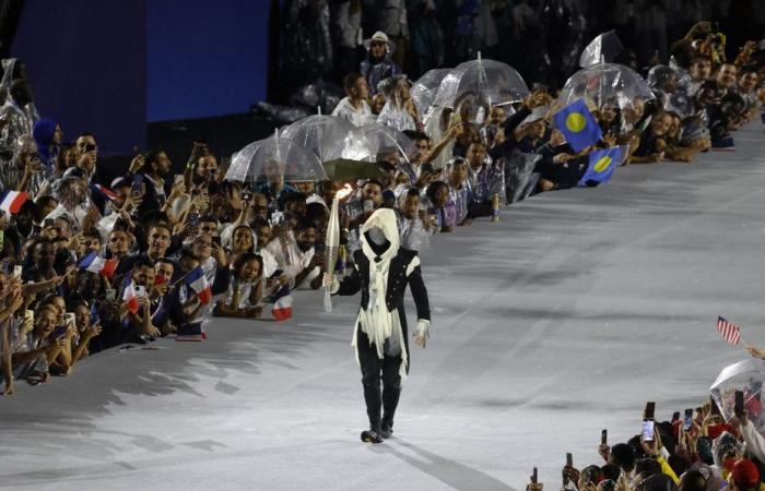 Costume del portatore di fiamma mascherato, abiti dei fratelli Lebrun… In preparazione a Nizza una mostra dedicata alle Olimpiadi di Parigi 2024