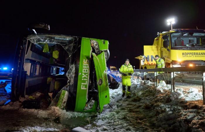 Flixbus: Incidente sulla A11 provoca morti e feriti