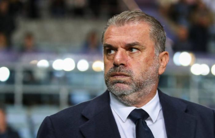 Il boss del Tottenham Ange Postecoglou preso di mira dai tifosi all’interno dello stadio