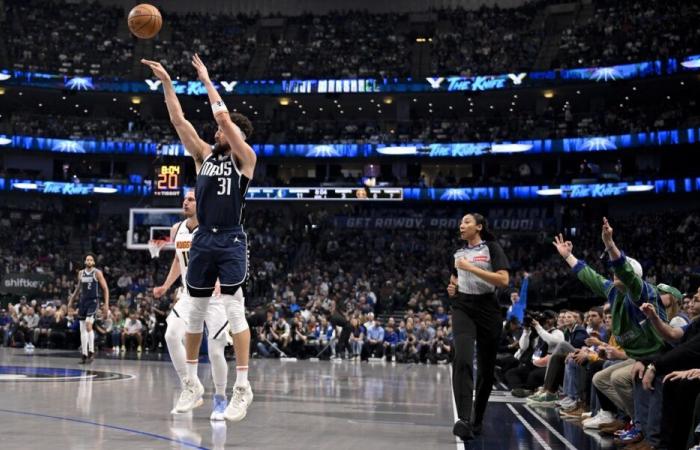 Klay Thompson segna 25 punti nella sconfitta dei Mavericks contro i Nuggets (12/01/25)