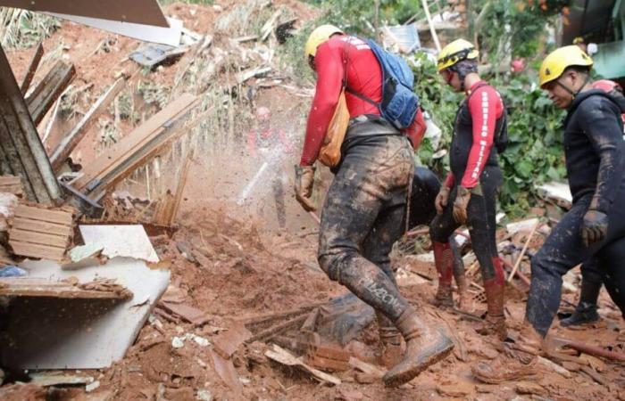 Brasile: almeno 10 morti per frane