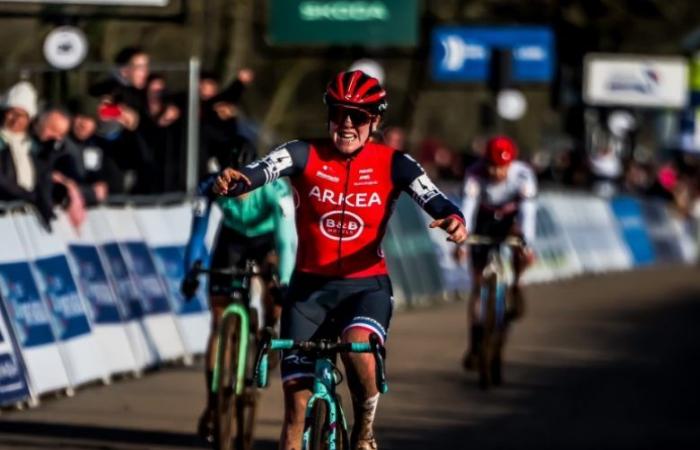 Ciclismo. Ciclocross – Francia – Amandine Fouquenet incoronata dopo una grande battaglia