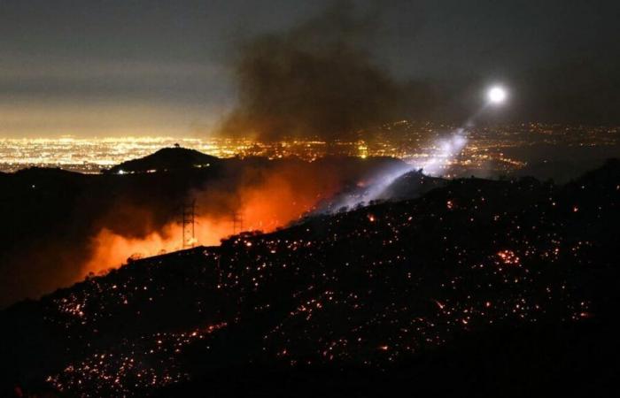 NELLE IMMAGINI | Gli incendi di Los Angeles probabilmente peggioreranno con il ritorno dei forti venti