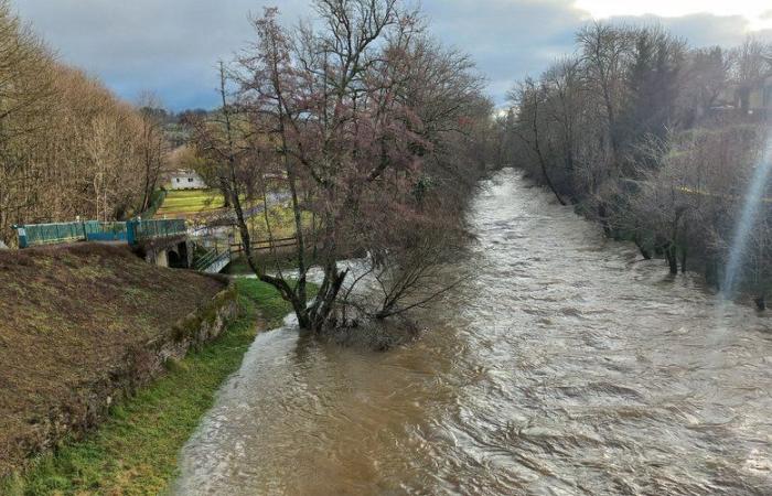 Bagnac-sur-Célé. Quando il Célé si rilassa