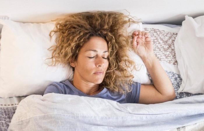 Ecco il numero ideale di ore di sonno per invecchiare bene dopo i 45 anni, secondo questo studio