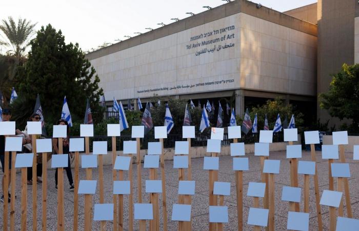 Con gli ostaggi al centro, un museo di Tel Aviv riflette la reattività in tempo di guerra