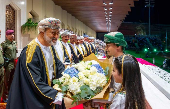 Il Sultano dell’Oman festeggia i suoi 5 anni di regno aumentando l’assistenza sociale