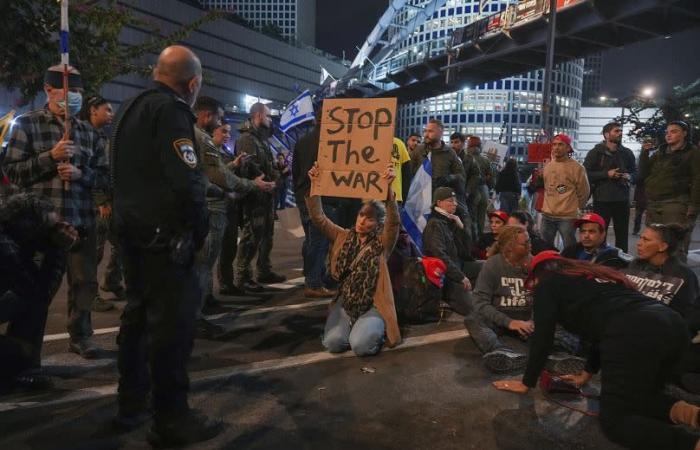 i diplomatici si uniscono alla protesta per chiedere un accordo di cessate il fuoco a Gaza e il rilascio degli ostaggi